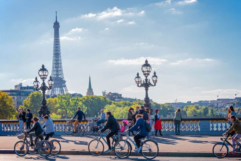 Paris Bike Share: Vélib App & Cycling Routes