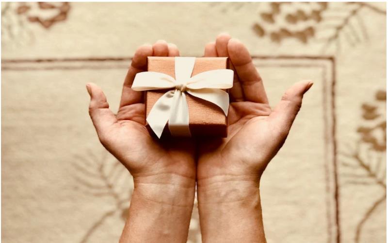 Top 10 Business Gifts That Aren’t Just Business Top 10 Business Gifts That Aren’t Just Business