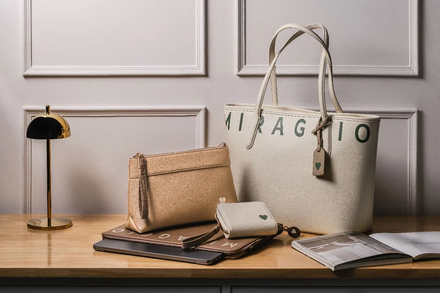 The zip-around closure ensures that everything